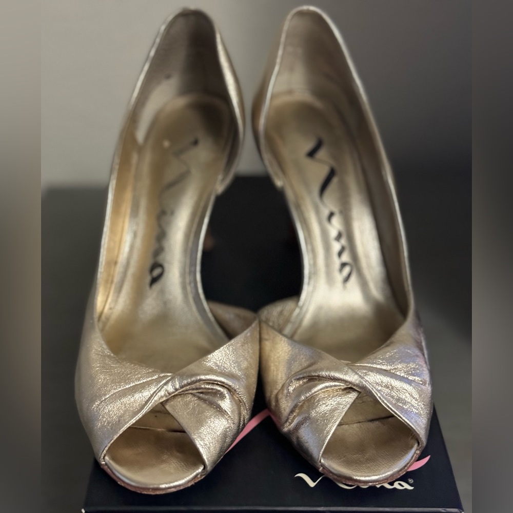 Nina Finian Gold Peep Twist Toe heels